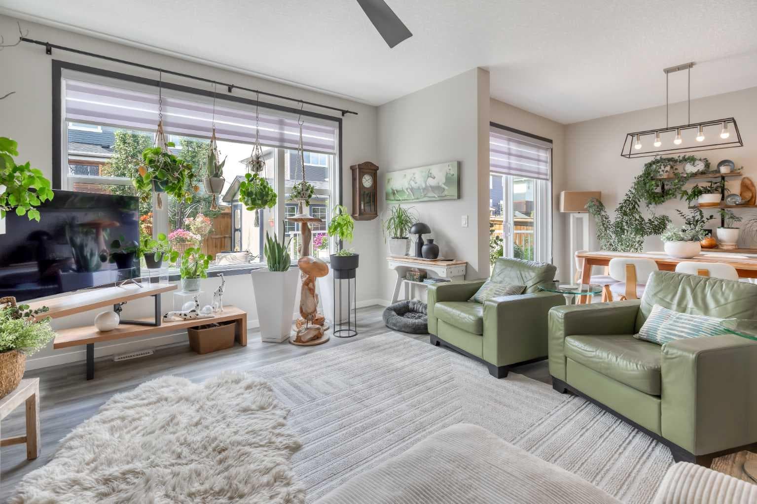582 Rivercrest View 