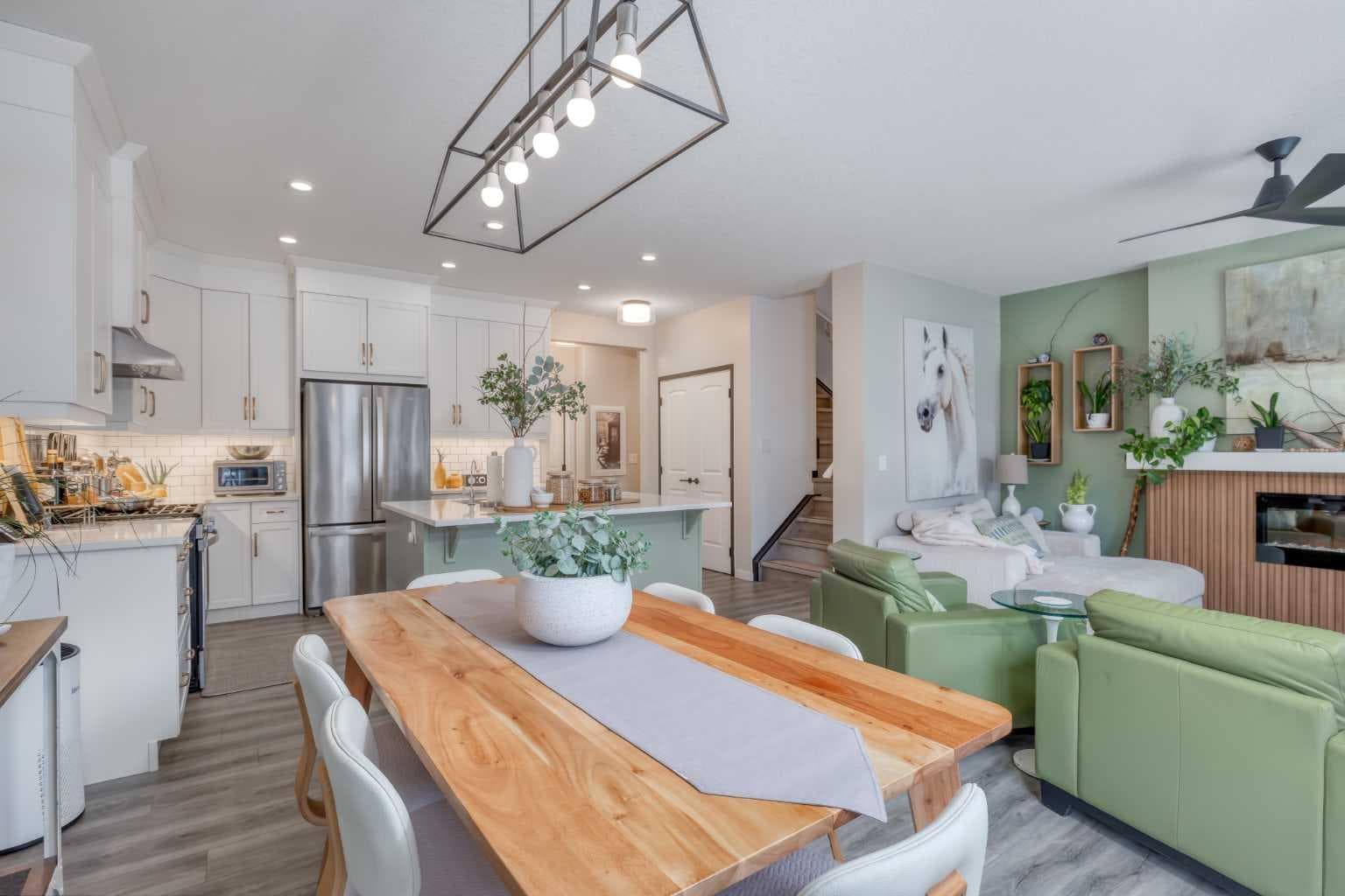 582 Rivercrest View 
