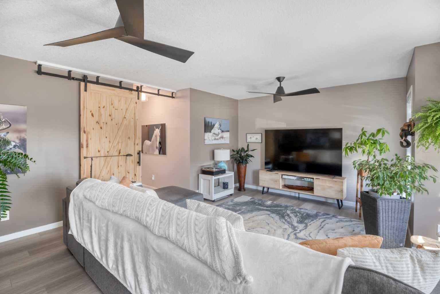 582 Rivercrest View 