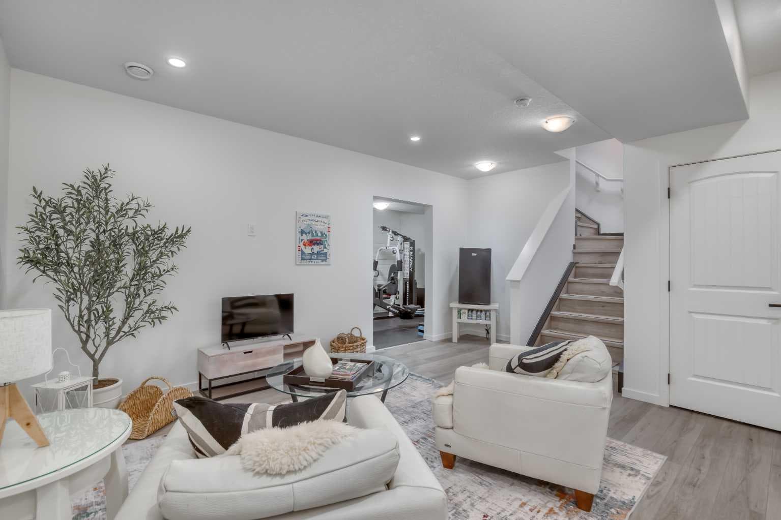 582 Rivercrest View 