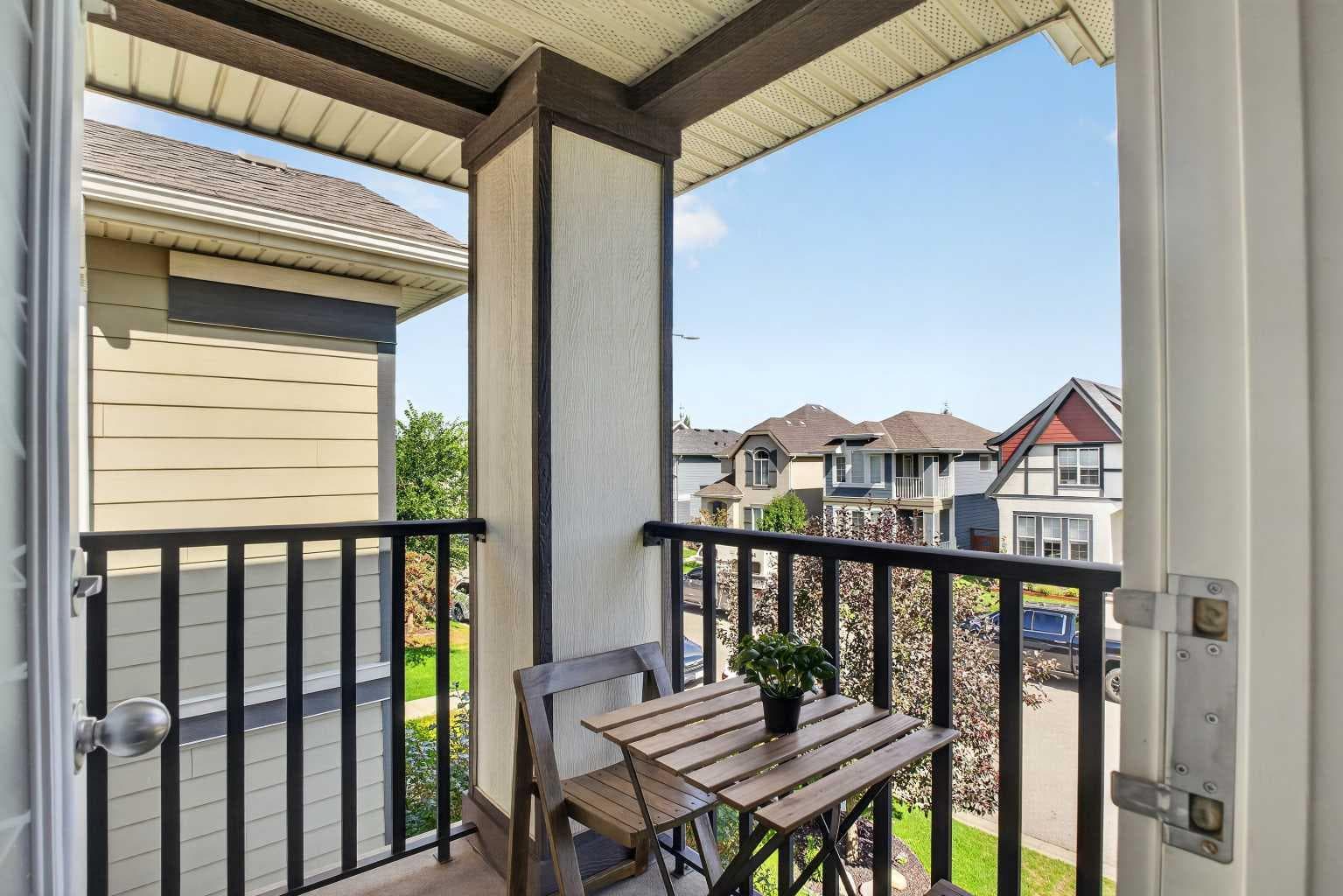 287 Mahogany Heights SE