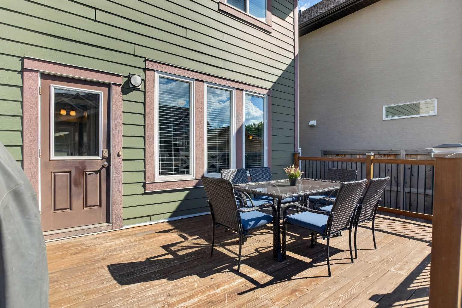 287 Mahogany Heights SE
