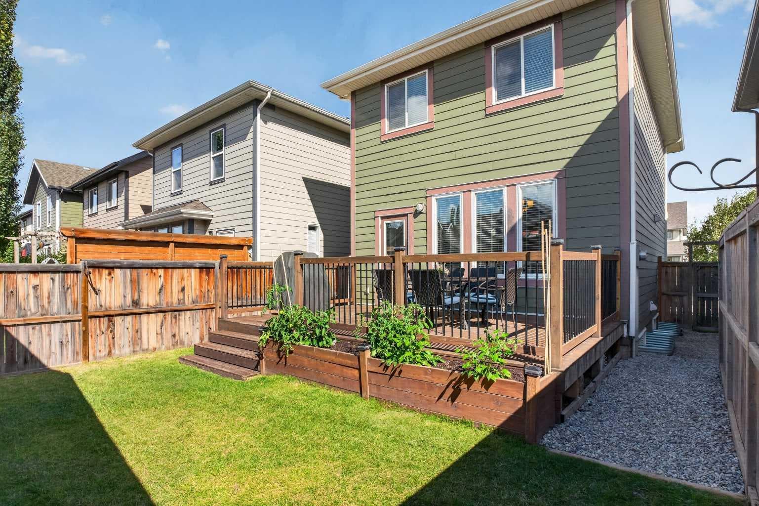 287 Mahogany Heights SE