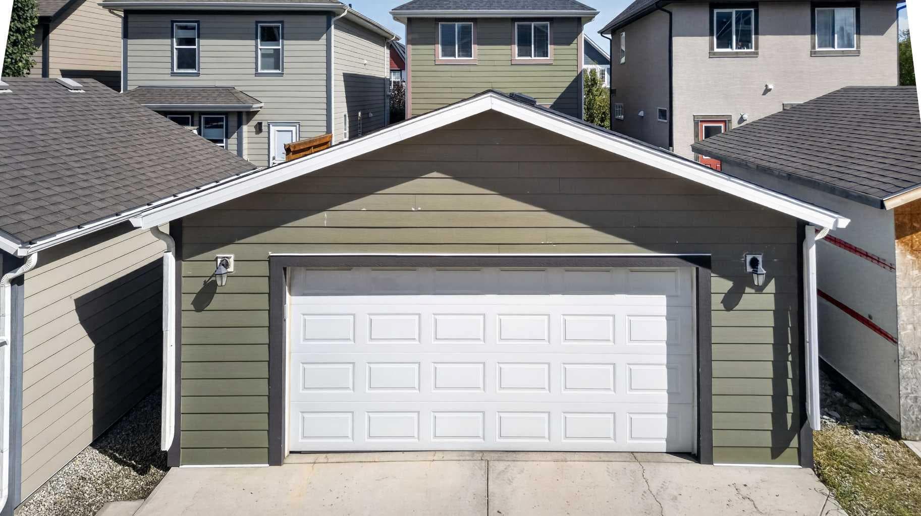 287 Mahogany Heights SE