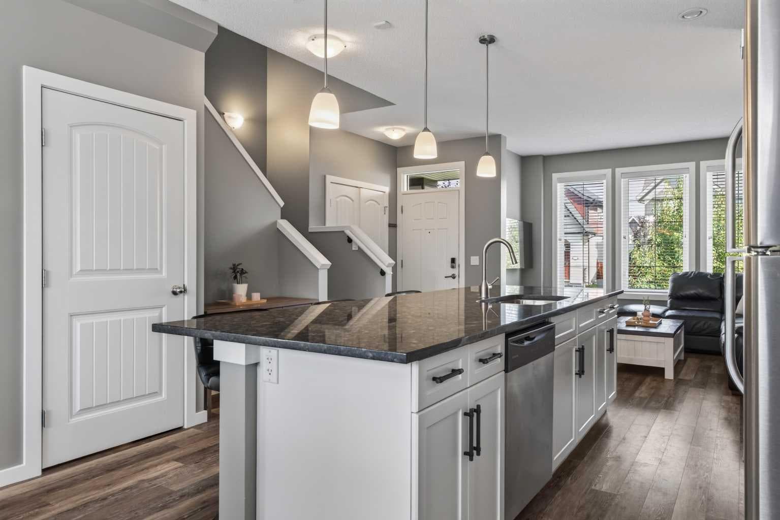 287 Mahogany Heights SE