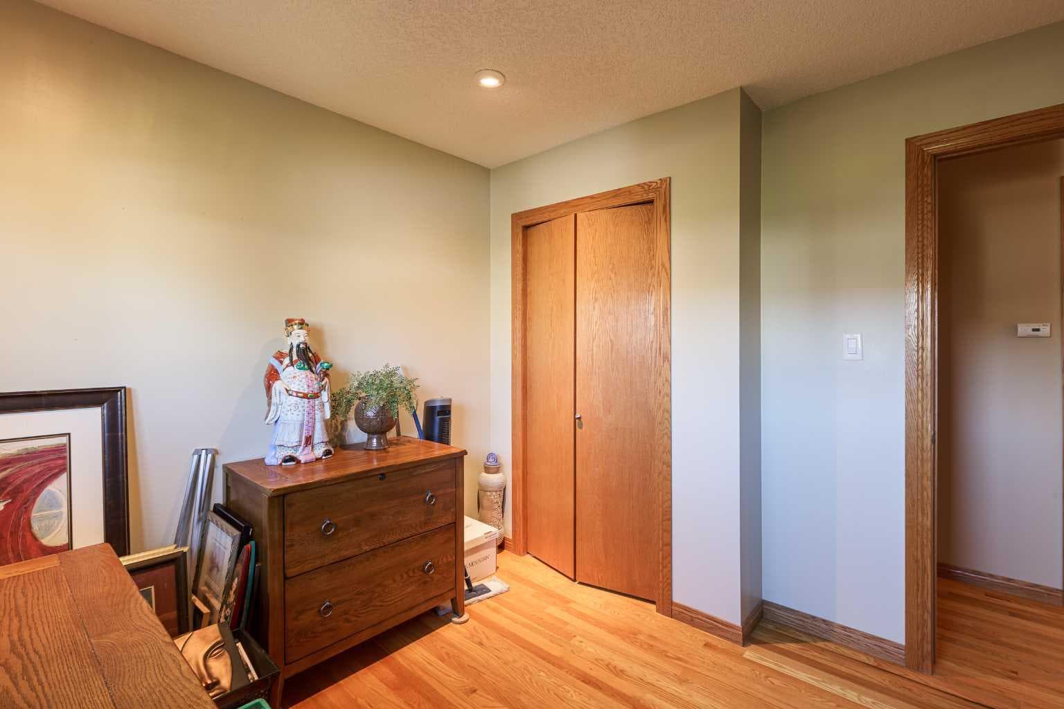346 Rundleview Drive NE