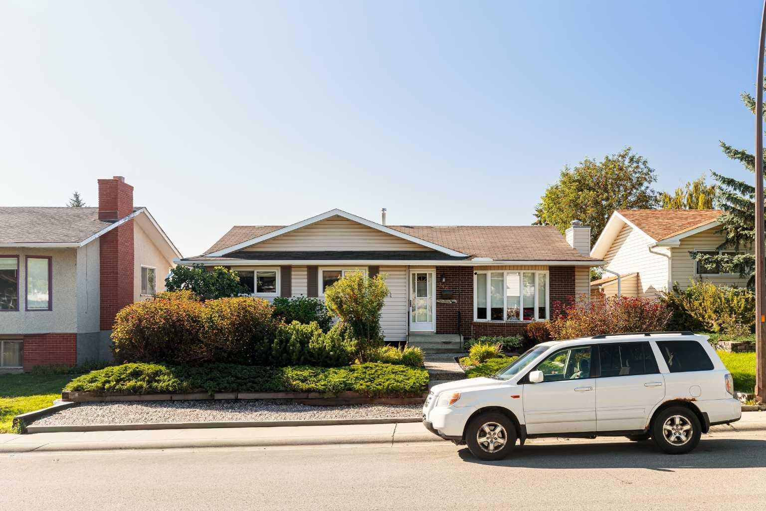346 Rundleview Drive NE