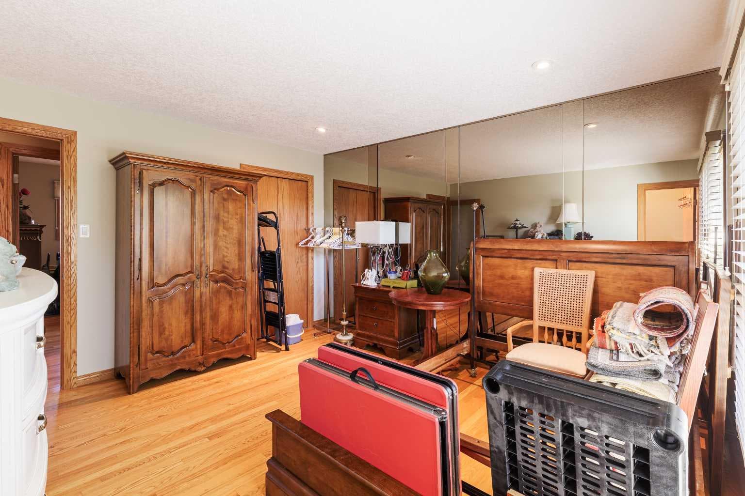 346 Rundleview Drive NE