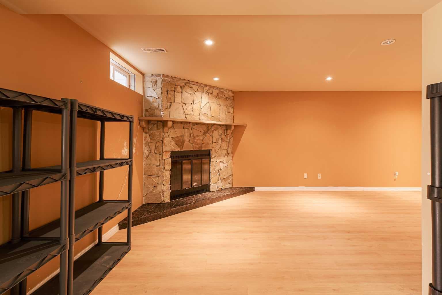 346 Rundleview Drive NE