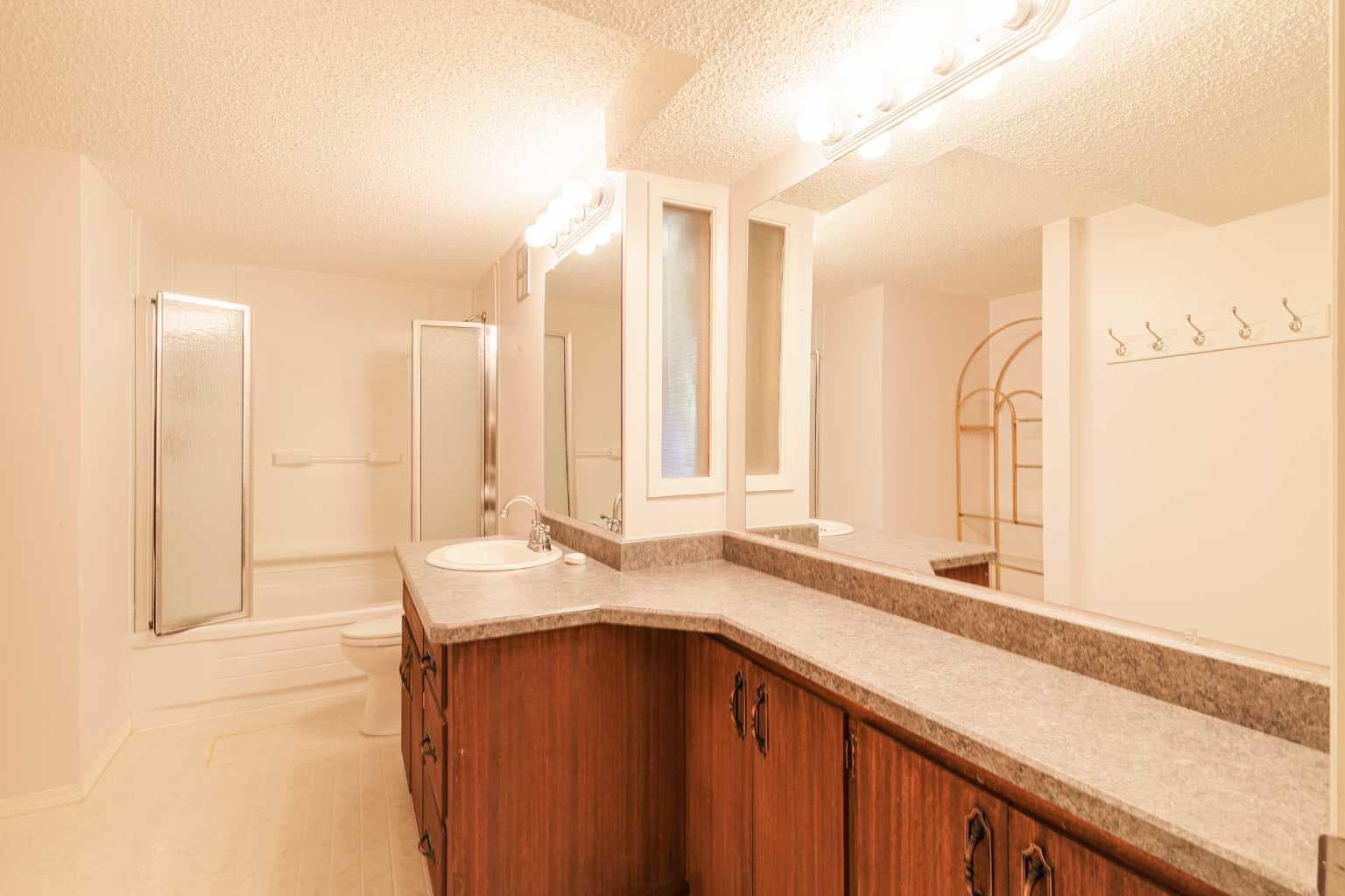 346 Rundleview Drive NE
