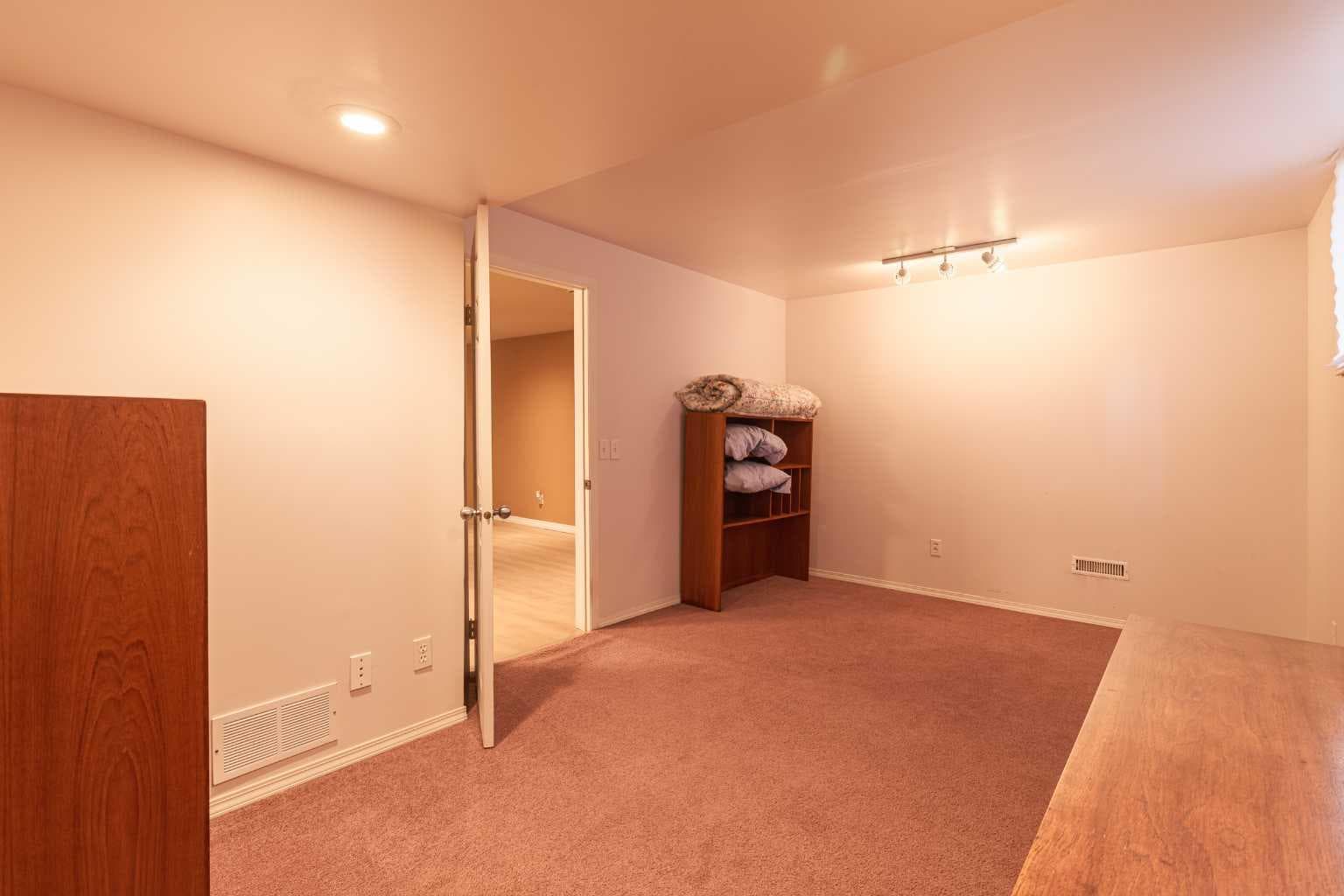 346 Rundleview Drive NE