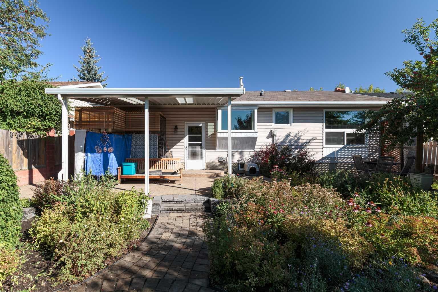 346 Rundleview Drive NE