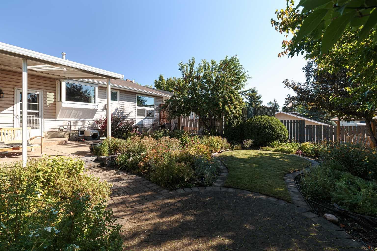 346 Rundleview Drive NE