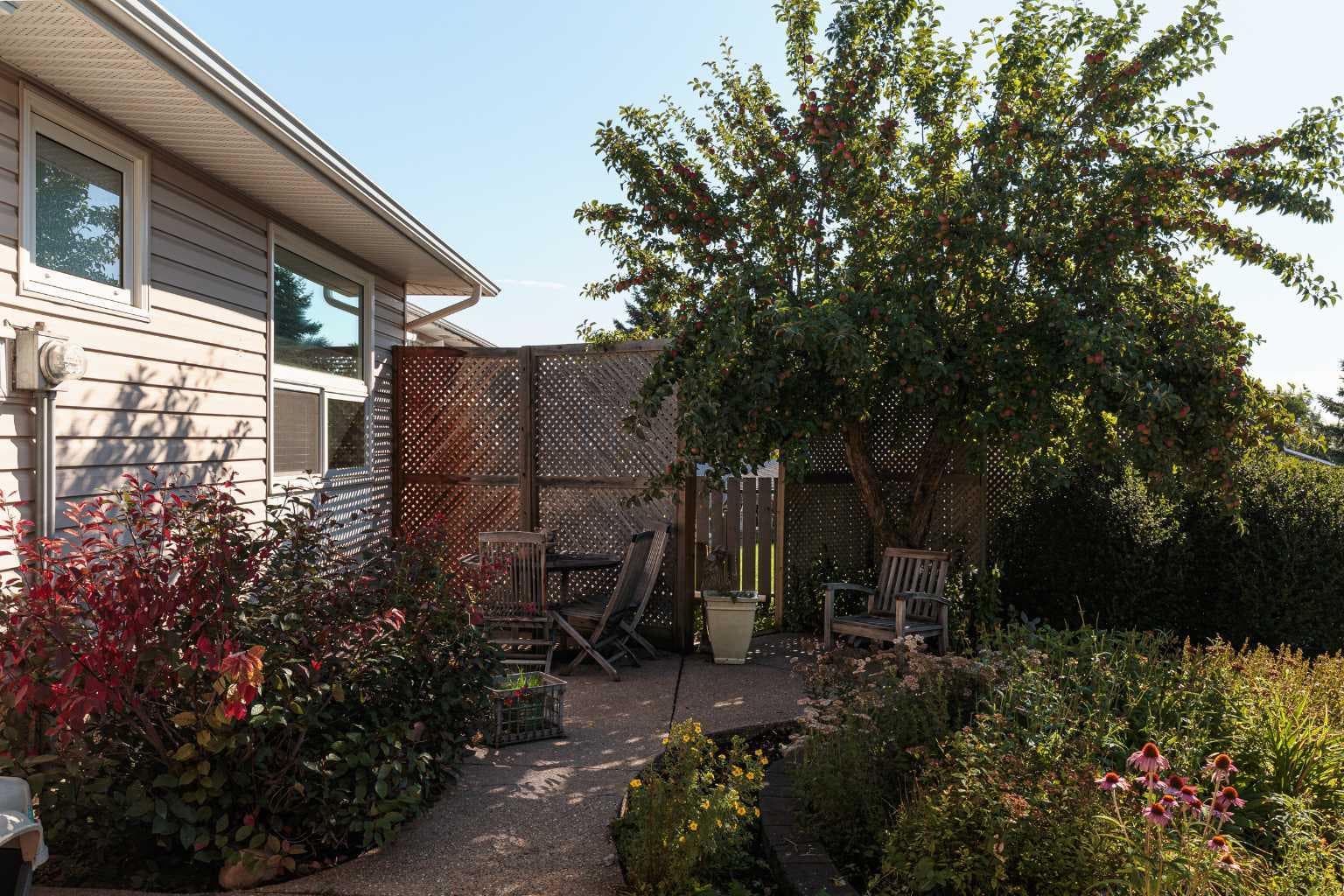 346 Rundleview Drive NE