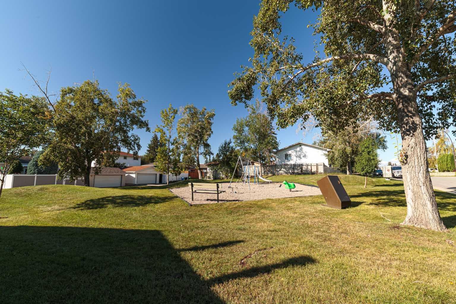 346 Rundleview Drive NE