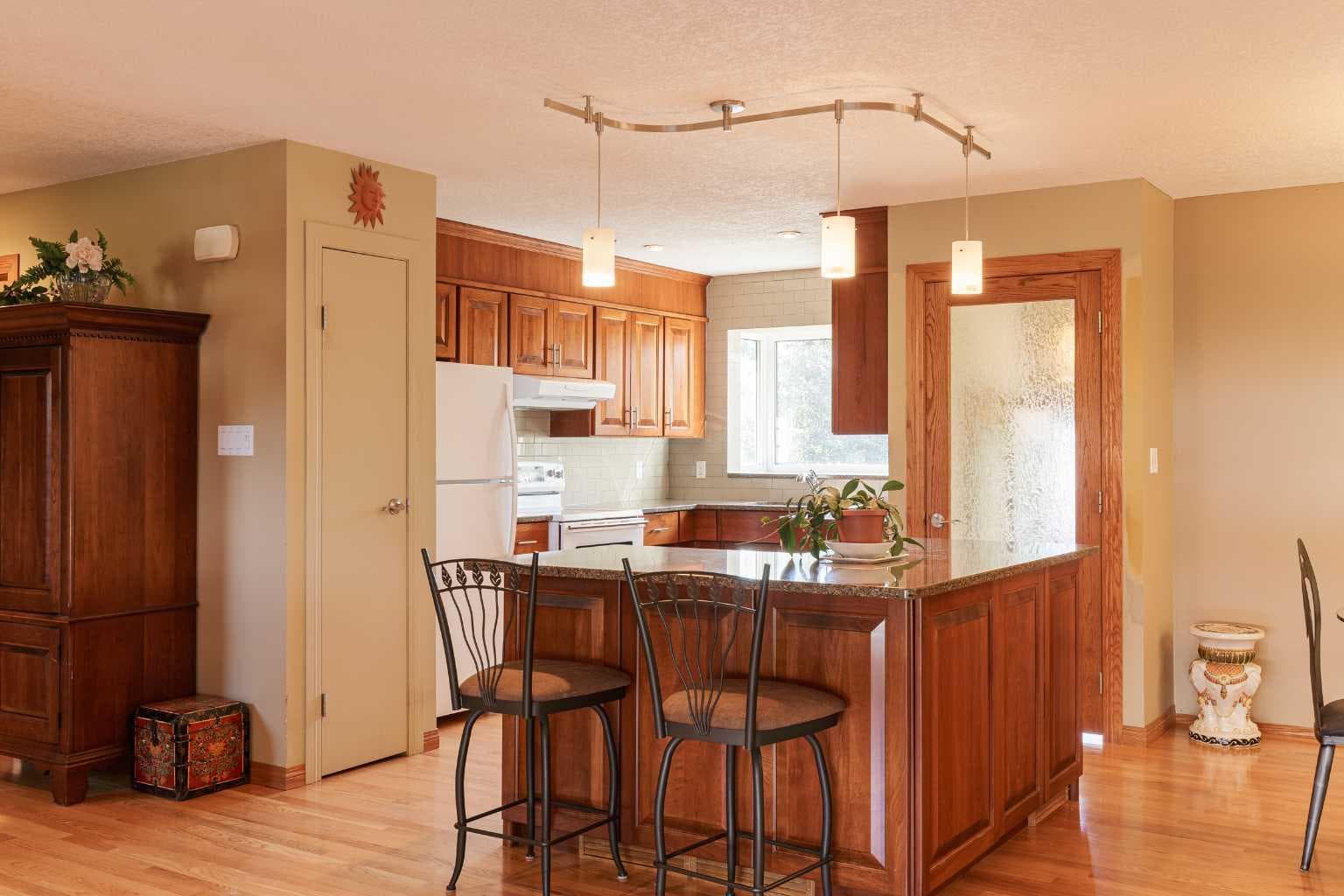 346 Rundleview Drive NE