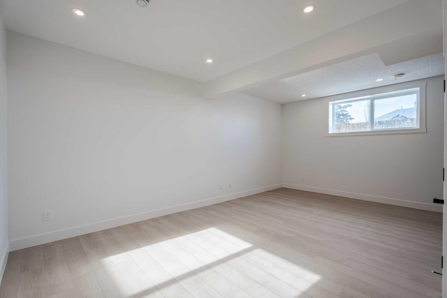 44 Collingwood Place NW