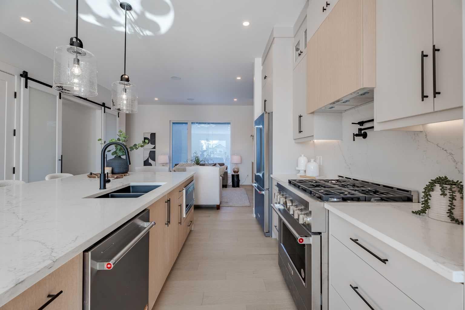44 Collingwood Place NW