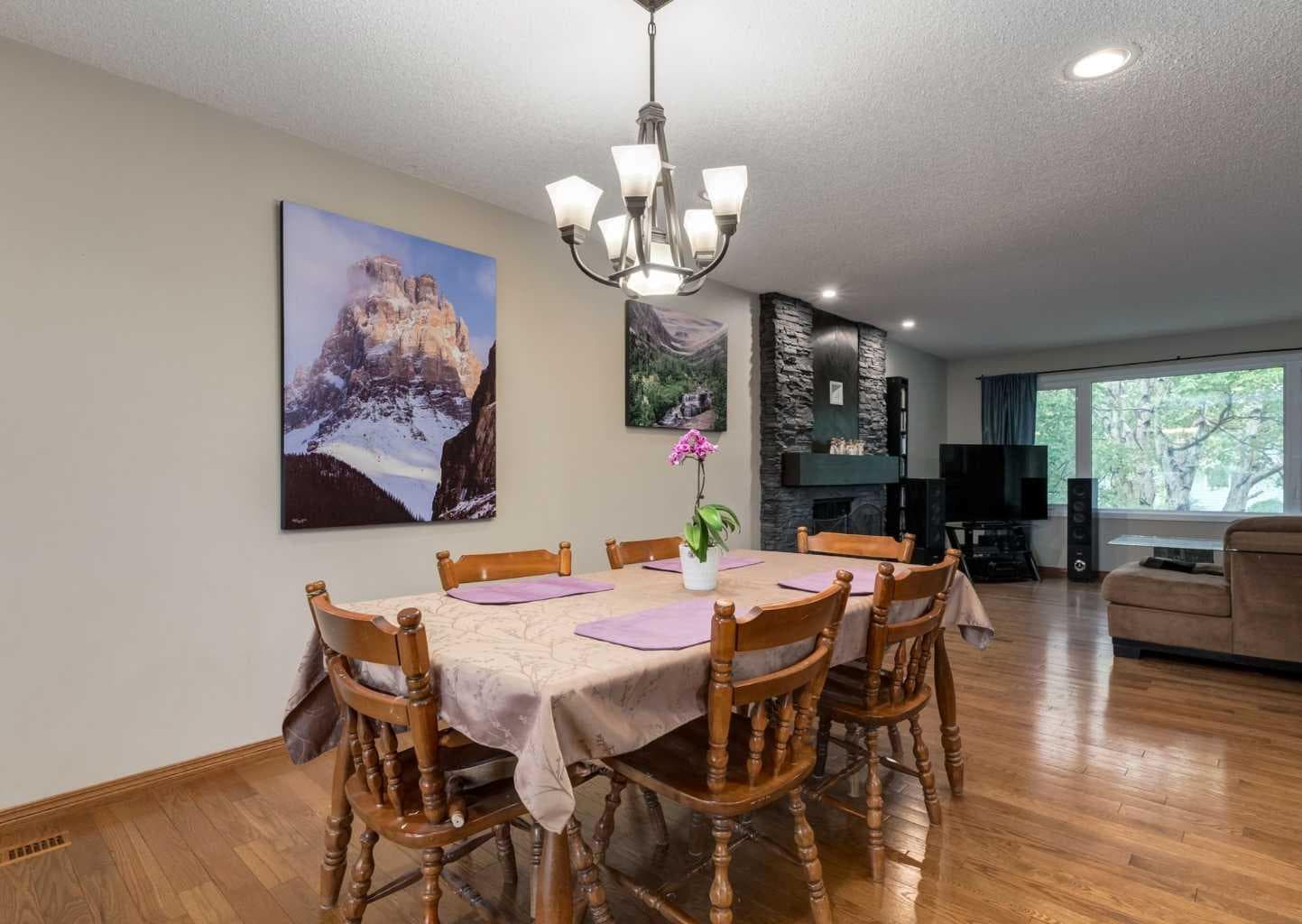 99 Silver Brook Drive NW