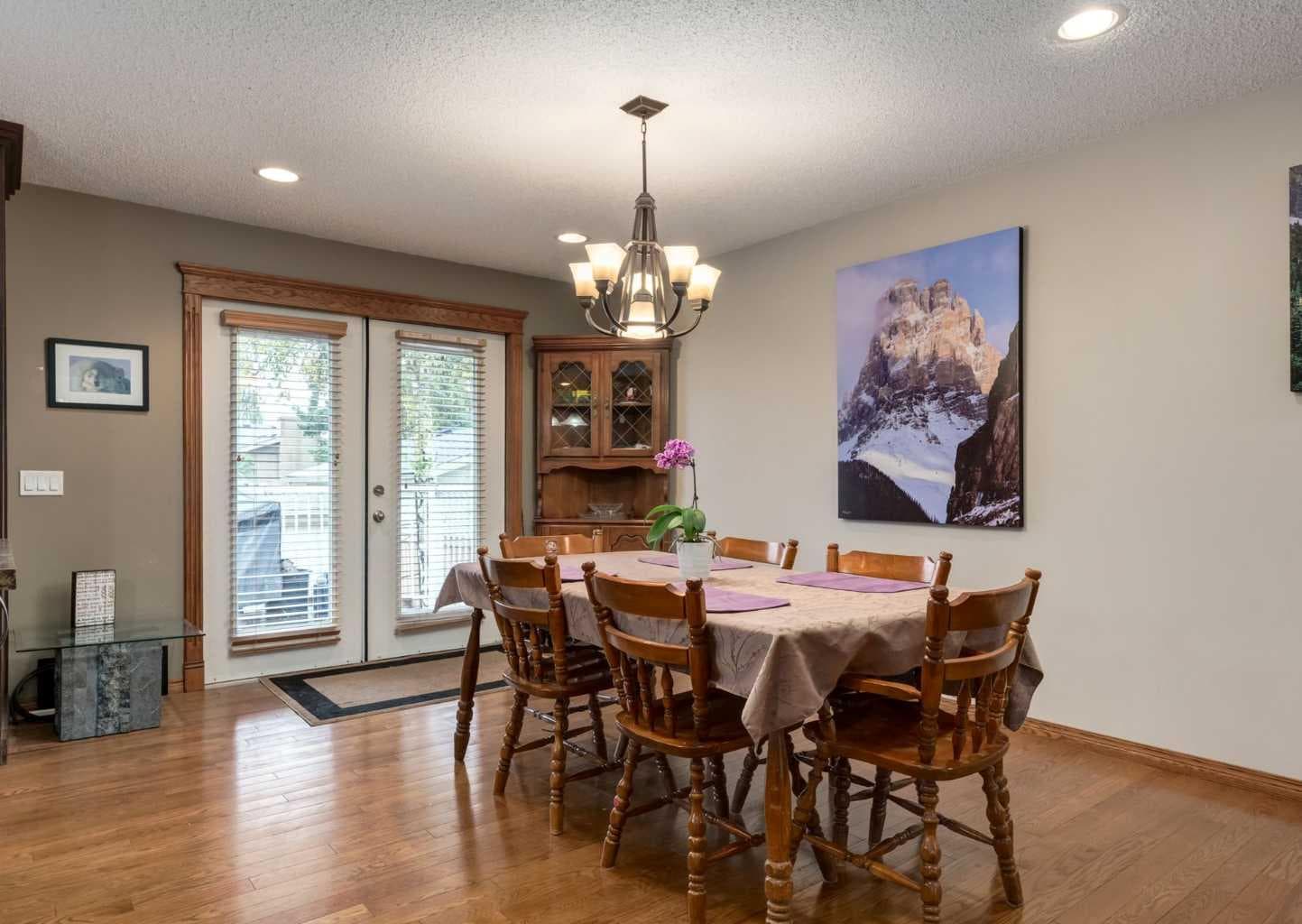 99 Silver Brook Drive NW