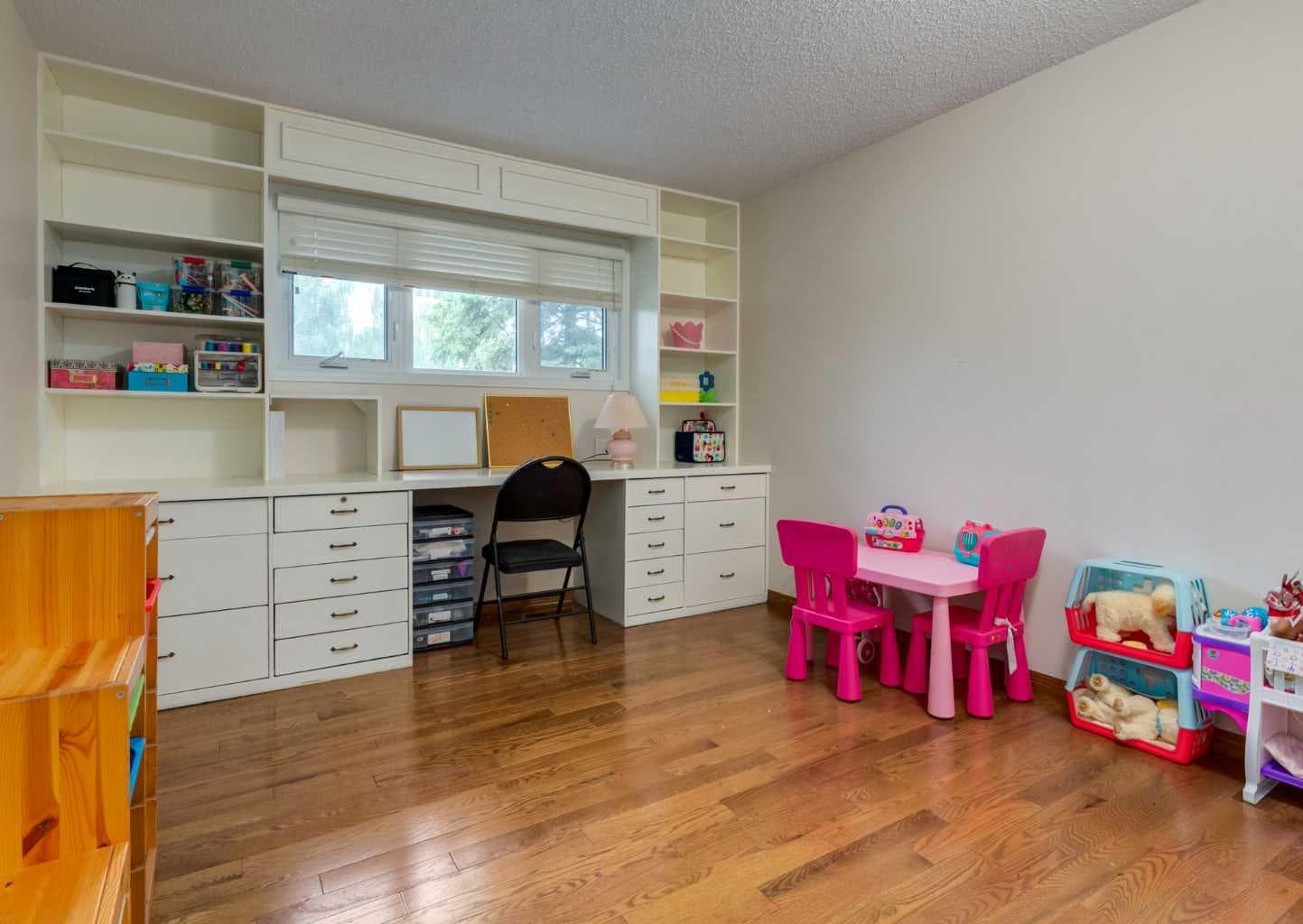 99 Silver Brook Drive NW