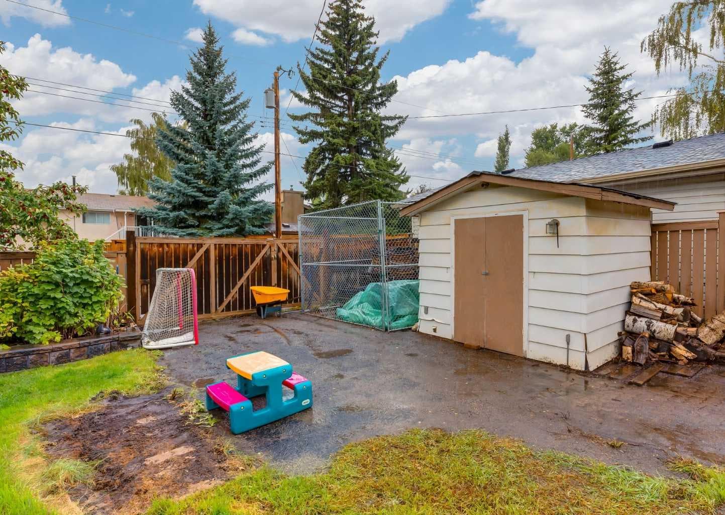 99 Silver Brook Drive NW