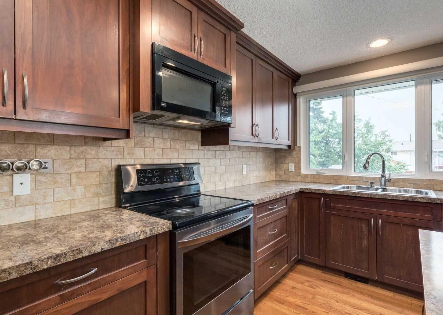 99 Silver Brook Drive NW