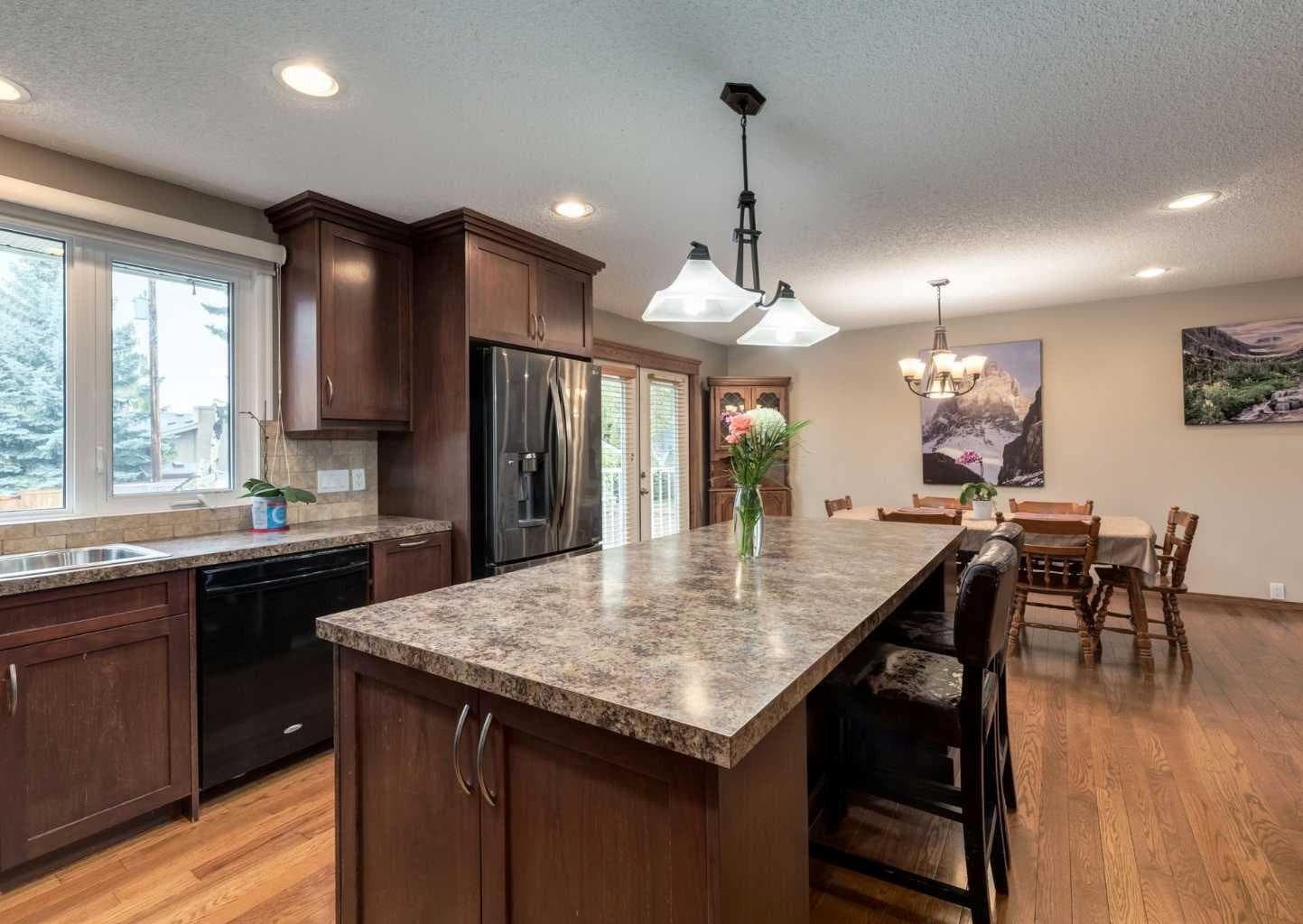 99 Silver Brook Drive NW