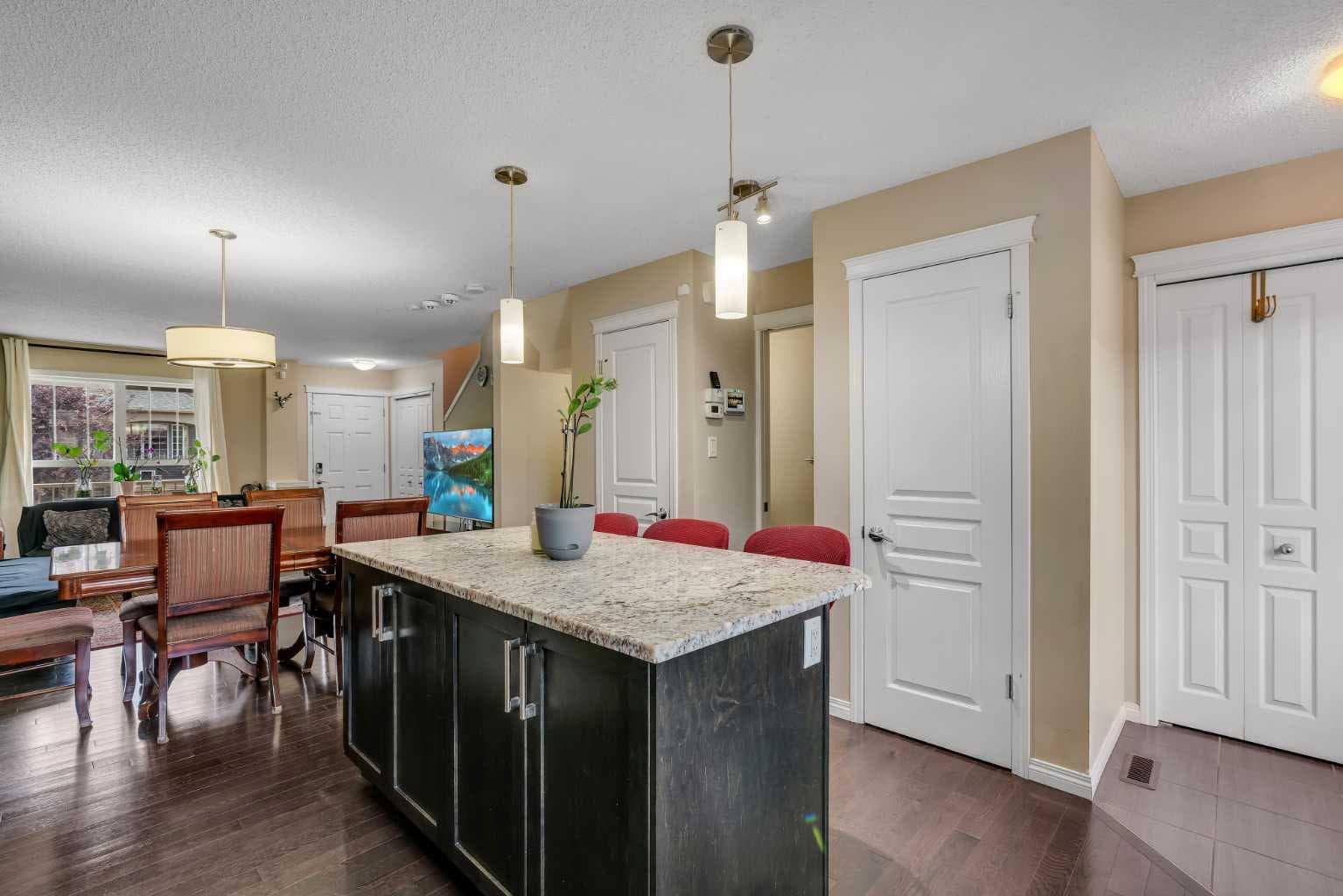 230 Cranford Park SE