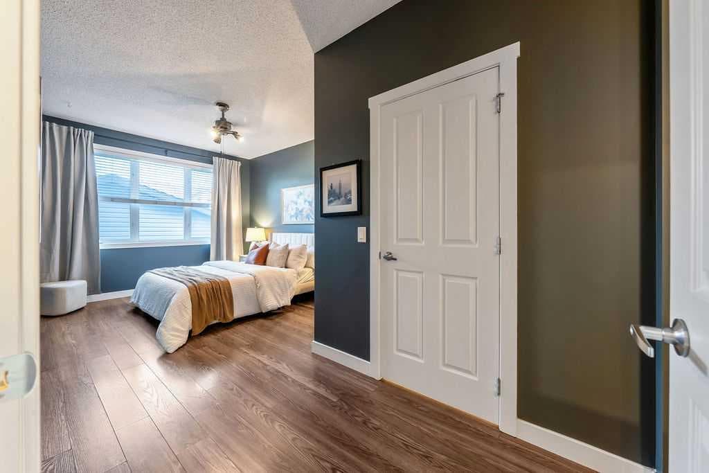 24 Elgin Meadows Manor SE
