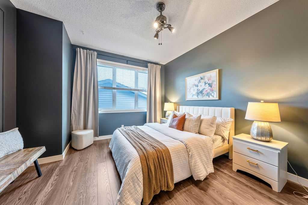 24 Elgin Meadows Manor SE