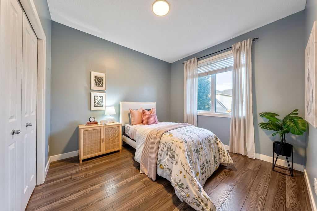 24 Elgin Meadows Manor SE