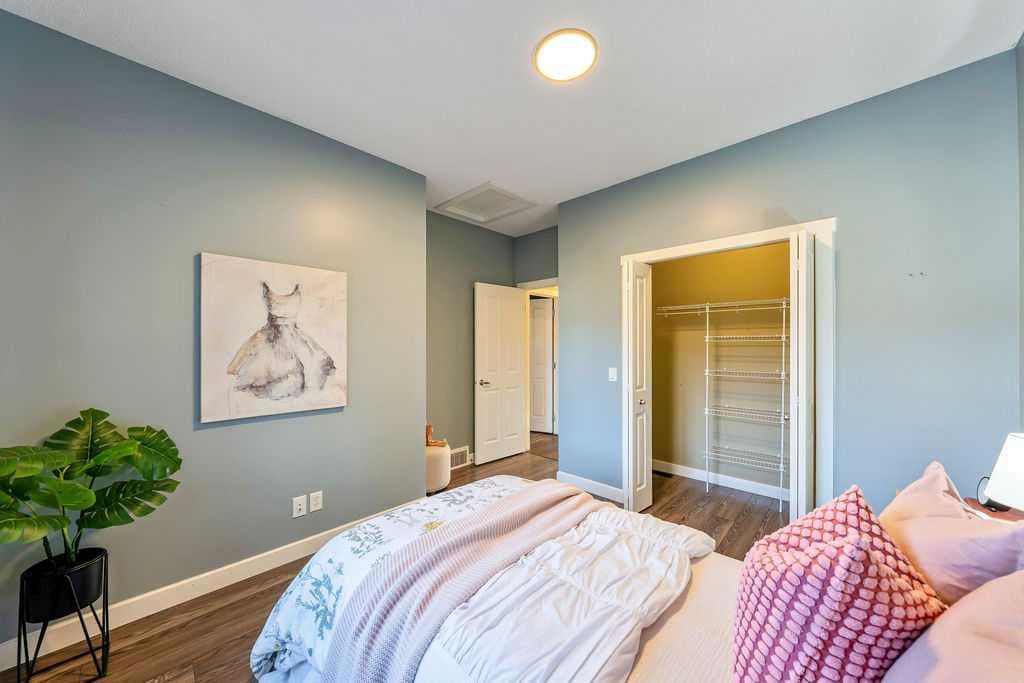 24 Elgin Meadows Manor SE