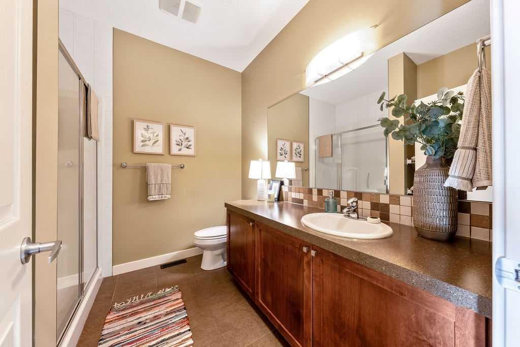 24 Elgin Meadows Manor SE