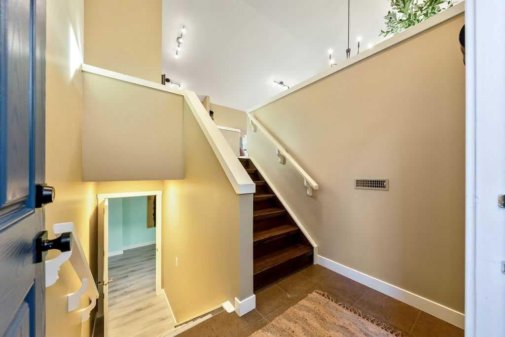 24 Elgin Meadows Manor SE