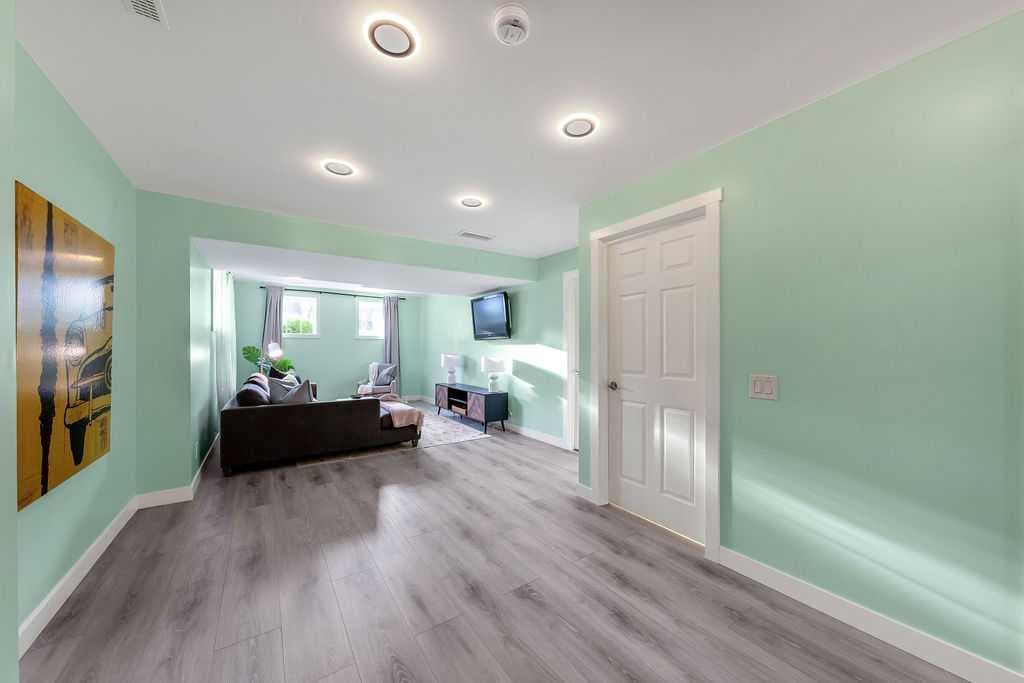 24 Elgin Meadows Manor SE