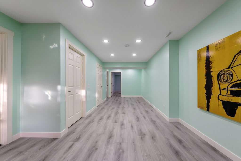 24 Elgin Meadows Manor SE
