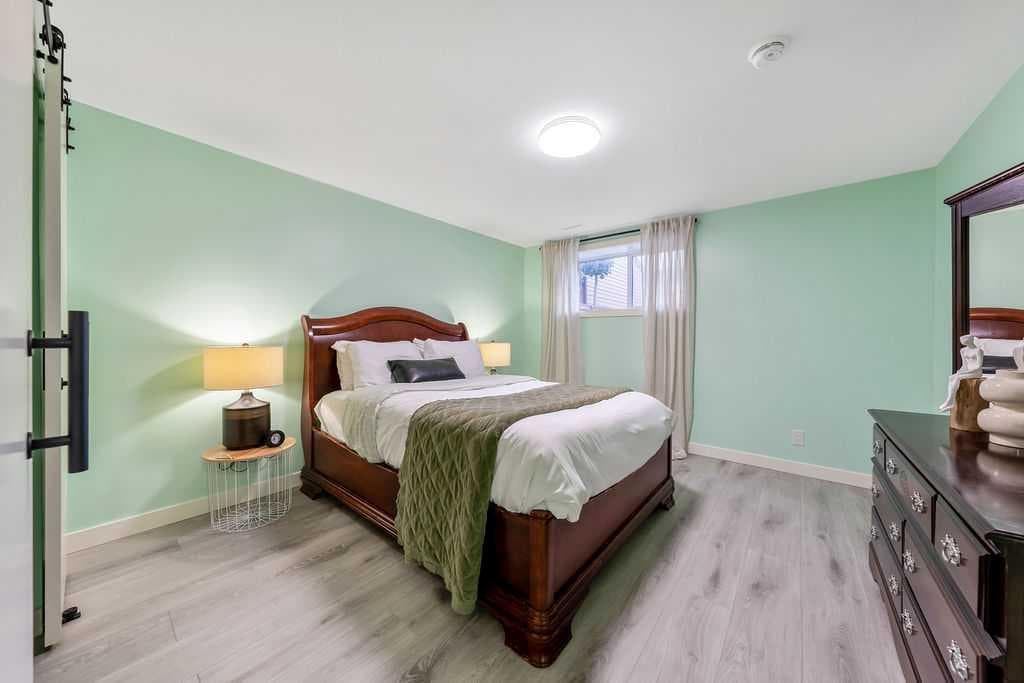 24 Elgin Meadows Manor SE