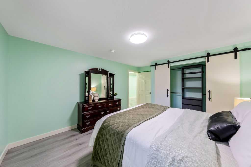 24 Elgin Meadows Manor SE