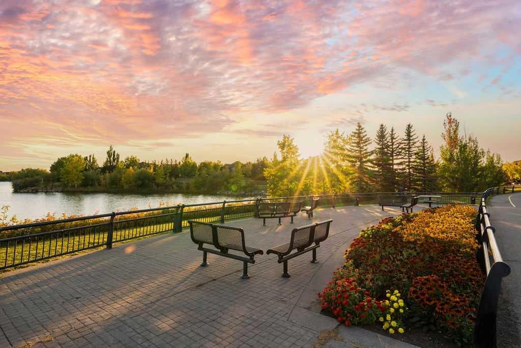 24 Elgin Meadows Manor SE