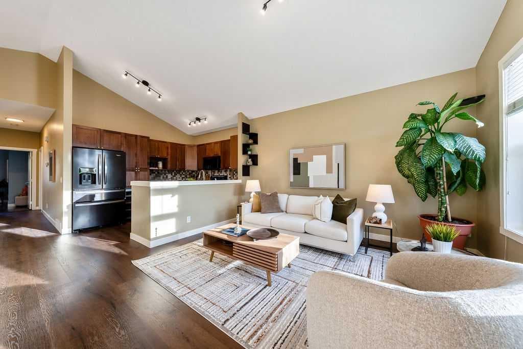 24 Elgin Meadows Manor SE