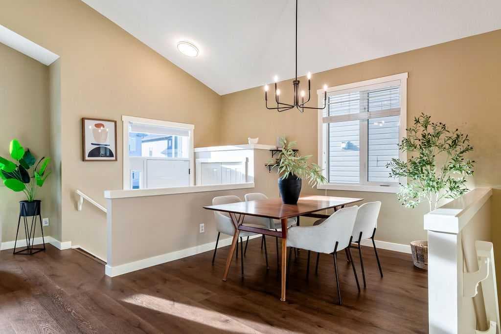 24 Elgin Meadows Manor SE