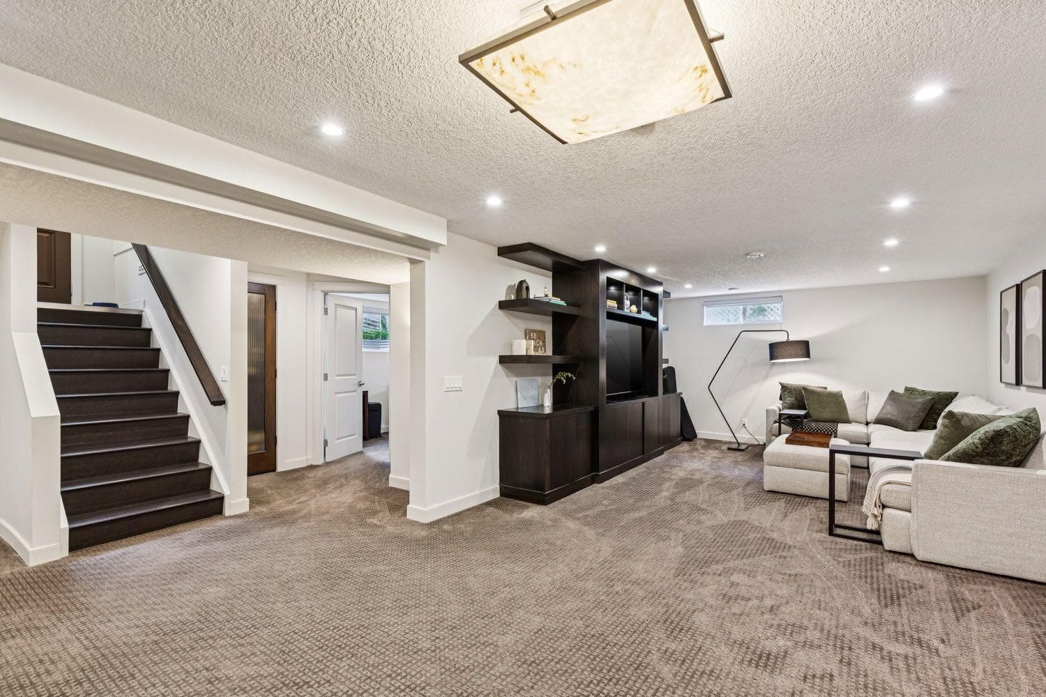 16 Varsdale Place NW