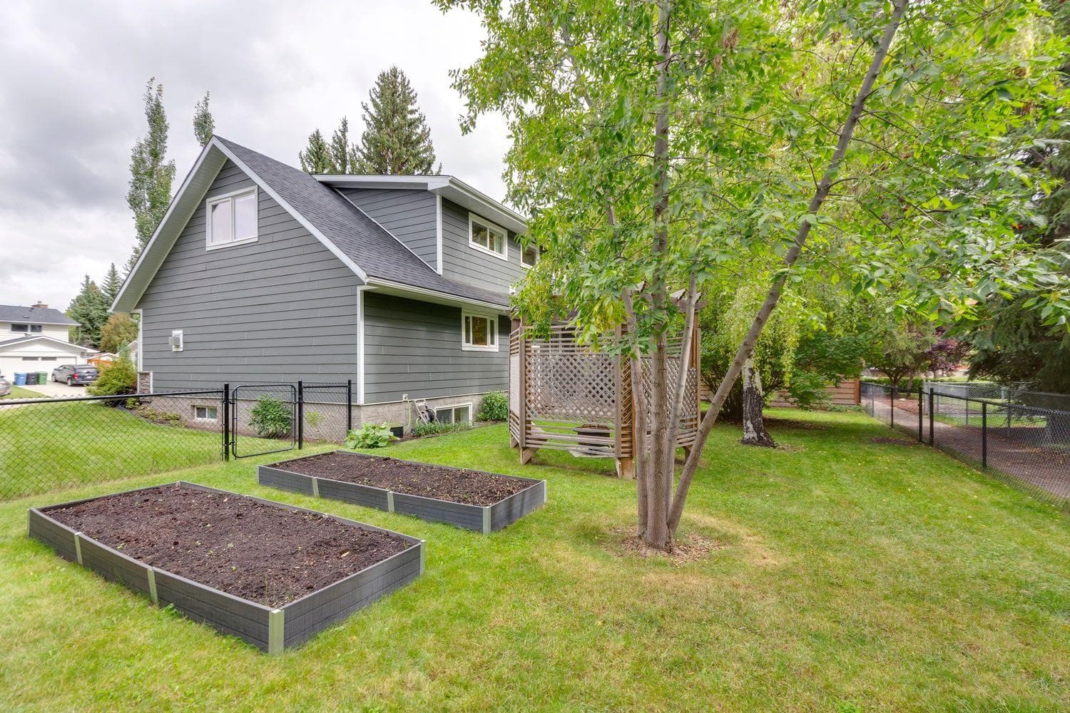 16 Varsdale Place NW