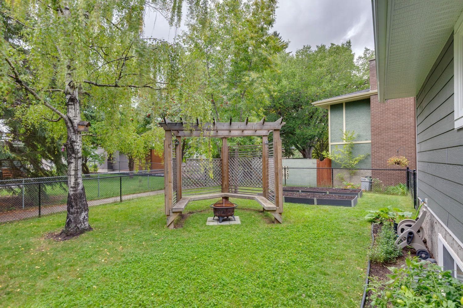 16 Varsdale Place NW