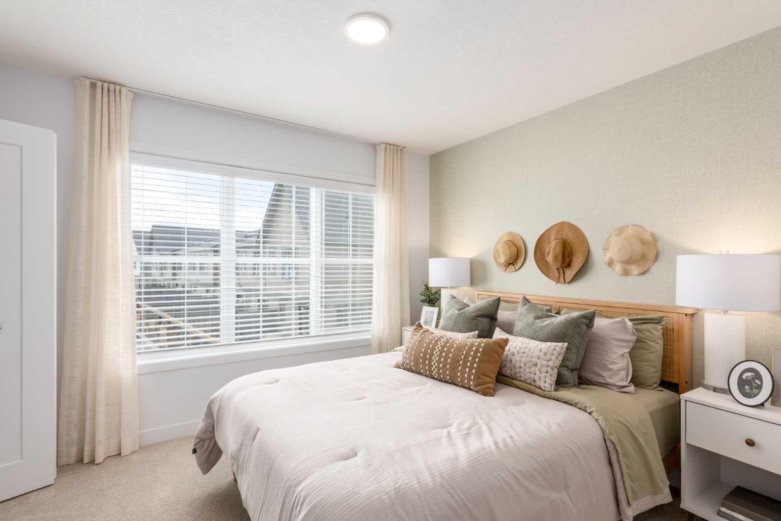 106, 272 Heirloom Crescent SE