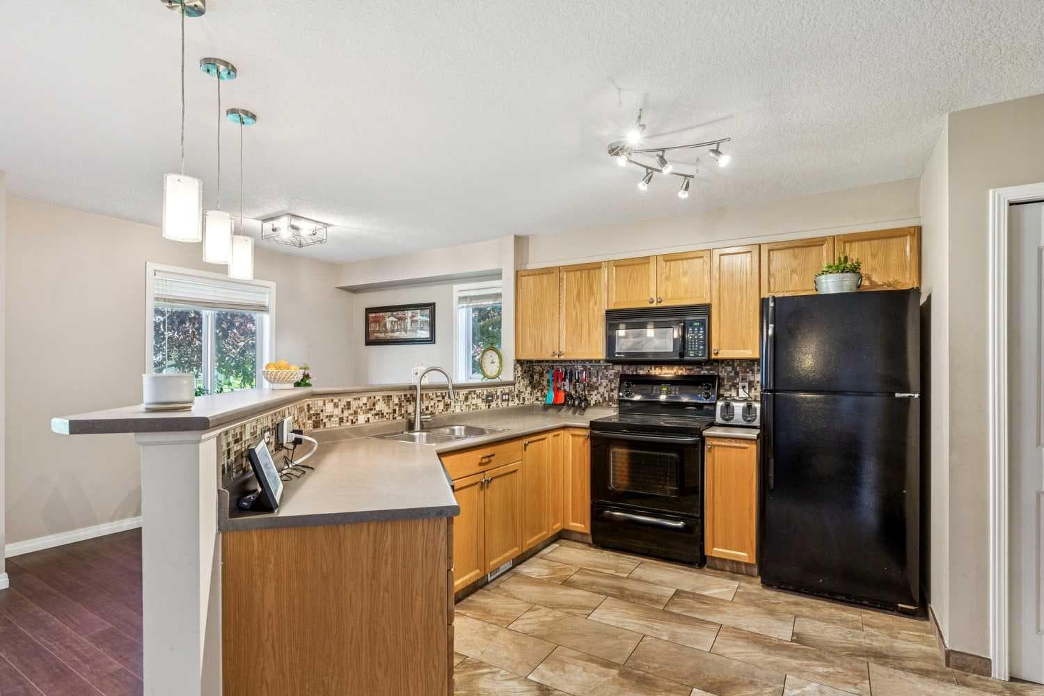 118 Citadel Meadow Gardens NW