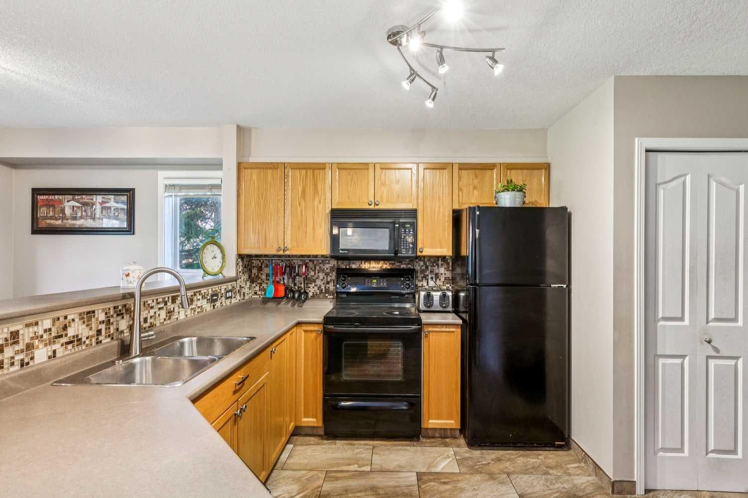 118 Citadel Meadow Gardens NW