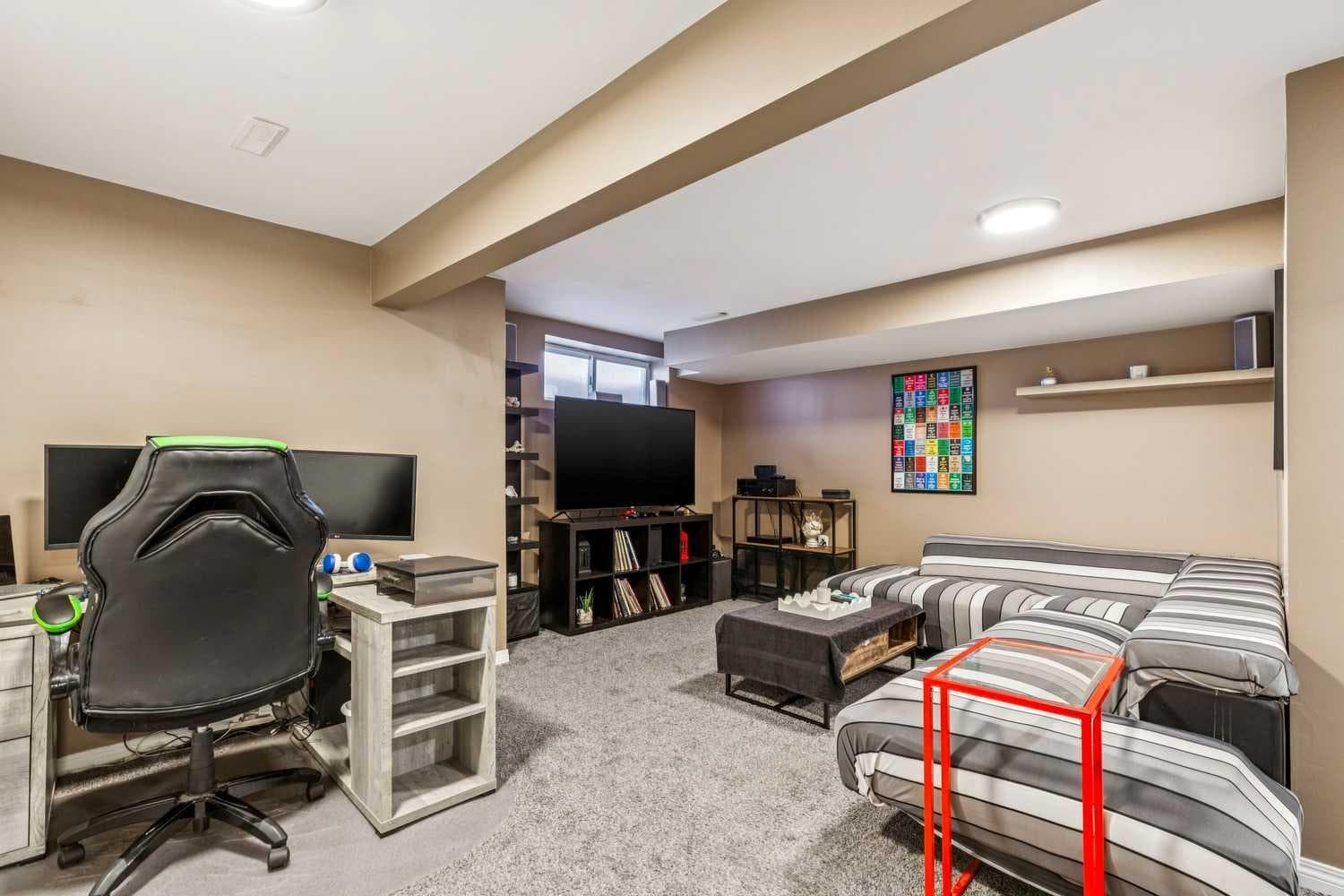 118 Citadel Meadow Gardens NW