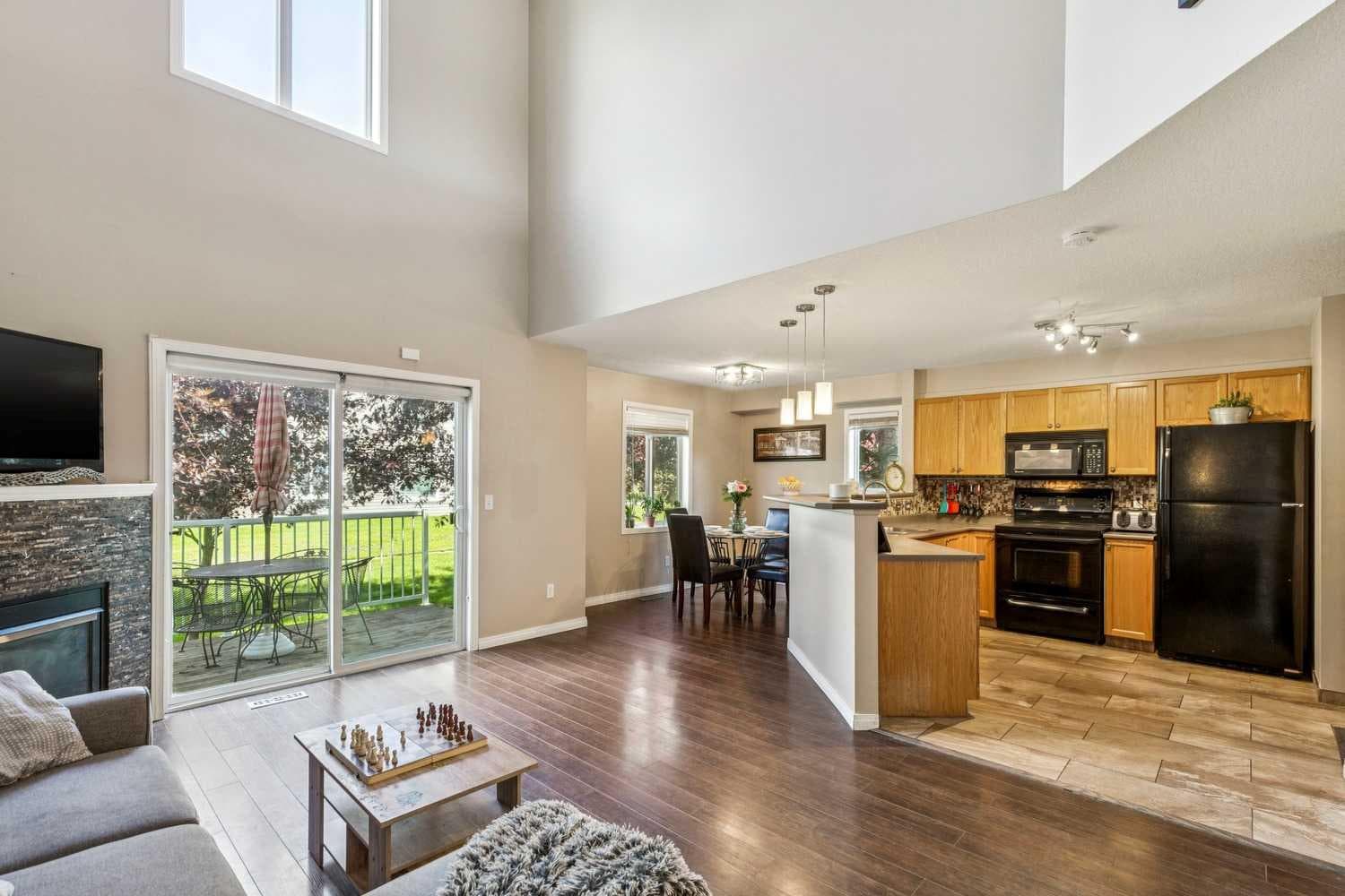 118 Citadel Meadow Gardens NW